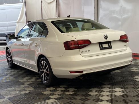 Used 2018 Volkswagen Jetta SE FWD image 4