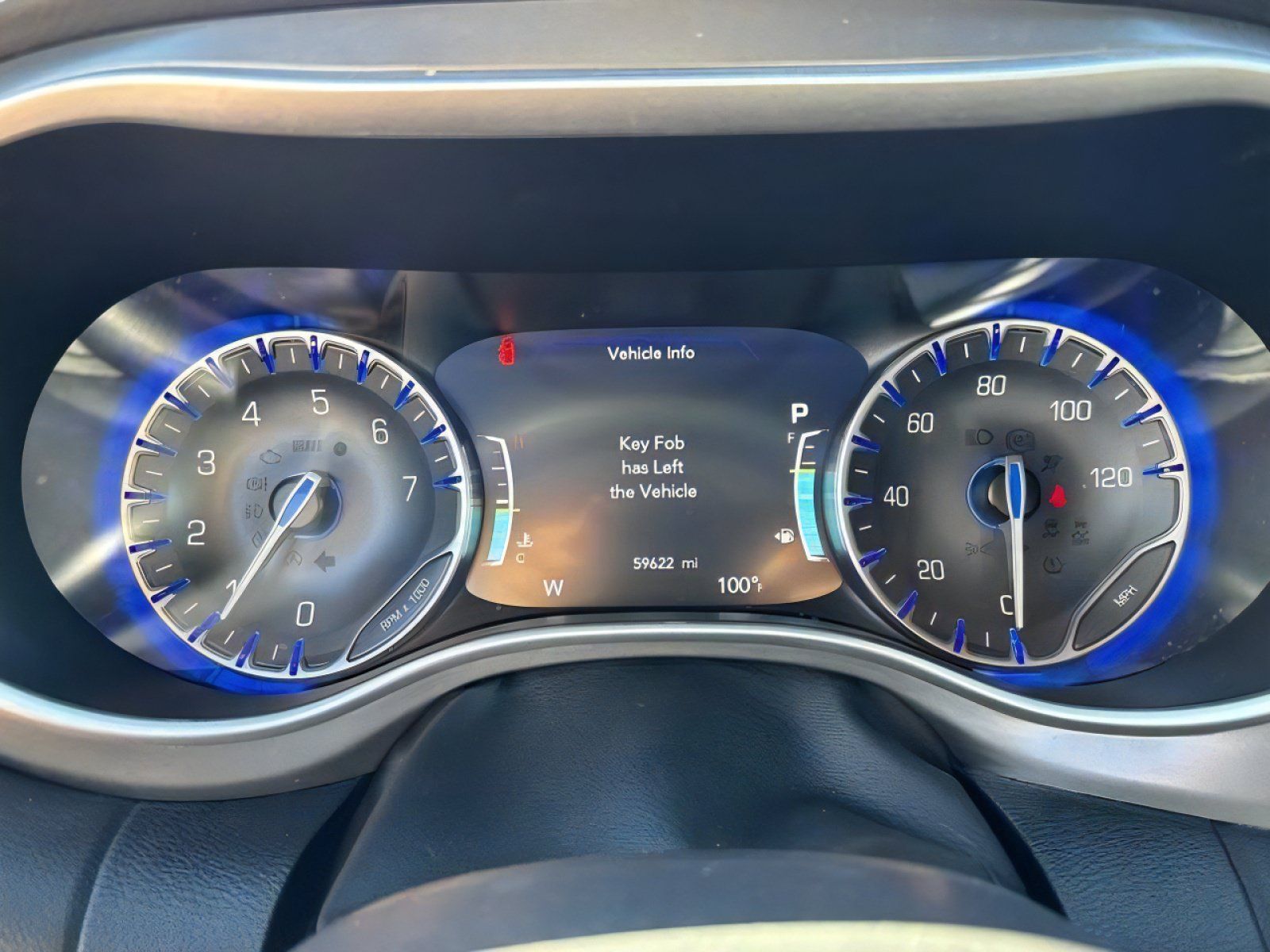 Used 2025 Chrysler Pacifica Select FWD image 13