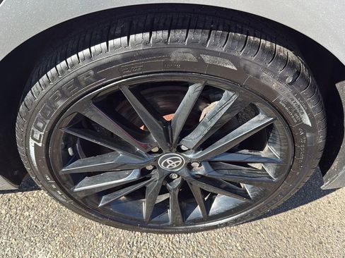 Used 2021 Toyota Camry XSE image 9