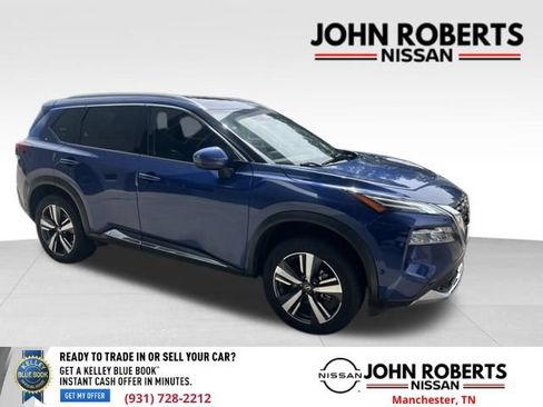 Used 2021 Nissan Rogue Platinum FWD image 3
