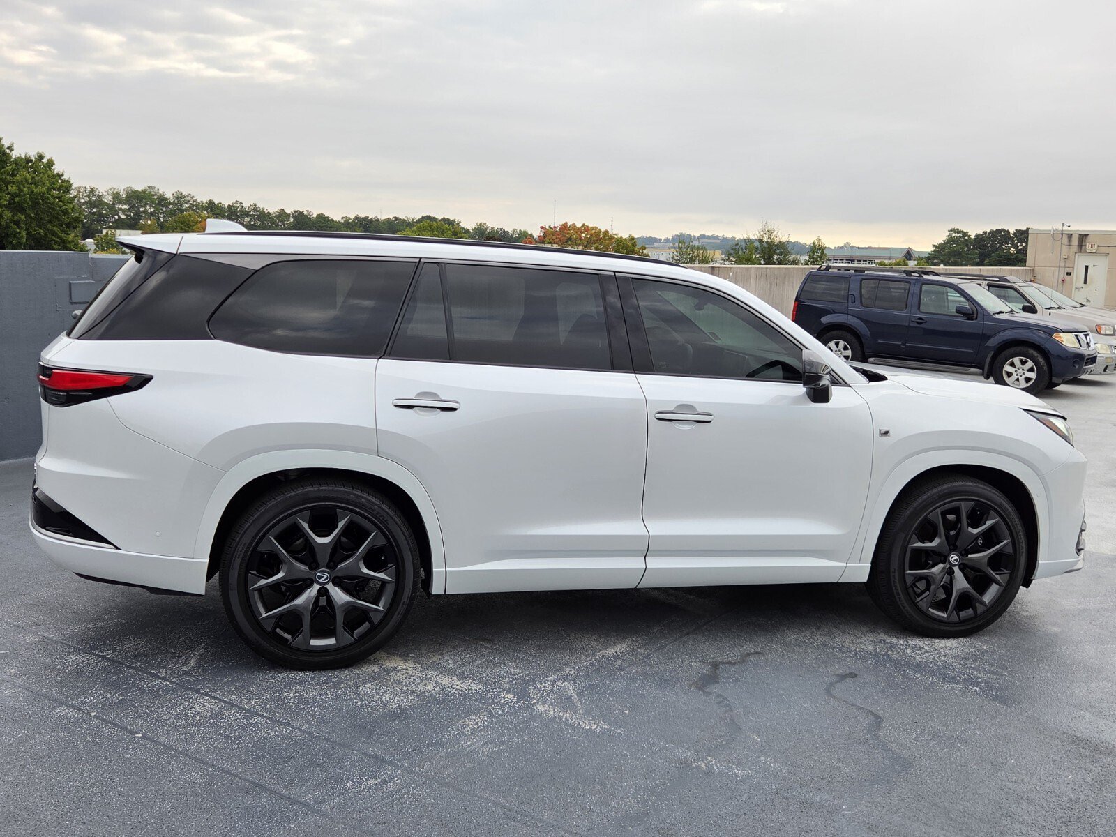 Used 2026 Lexus TX 500h AWD w/ Technology Package image 6