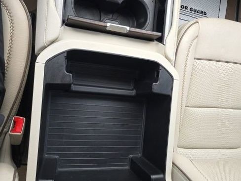 Used 2021 GMC Yukon XL Denali image 23