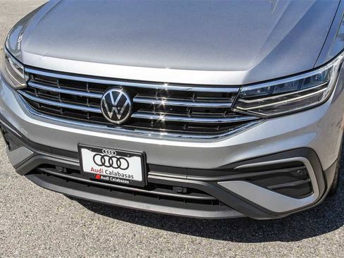 Used 2023 Volkswagen Tiguan SE image 8