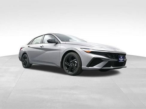 Certified 2026 Hyundai Elantra Sport FWD image 30