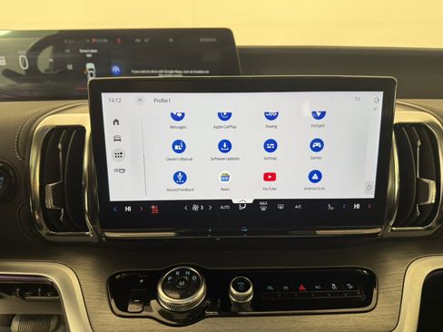 Certified 2025 Ford Expedition Max Platinum image 25