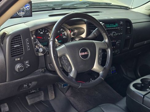 Used 2014 GMC Sierra 2500 SLE w/ SLE Preferred Package AWD/4WD image 15