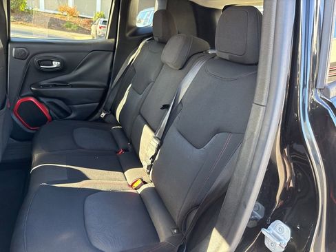 Used 2015 Jeep Renegade Trailhawk w/ Popular Equipment Group image 39