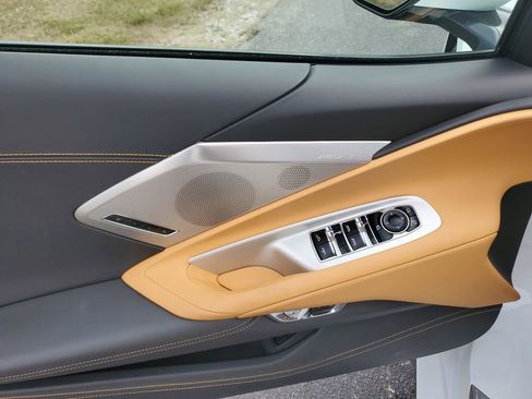 Used 2025 Chevrolet Corvette 3LT Convertible 1-Owner w/ Z51 Performance Package image 15