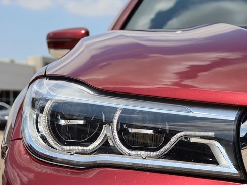 Used 2019 BMW 750i xDrive w/ Luxury Rear Seating Package image 5