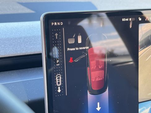 Used 2025 Tesla Model 3 Long Range image 26