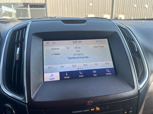 Used 2020 Ford Edge Titanium AWD/4WD image 11