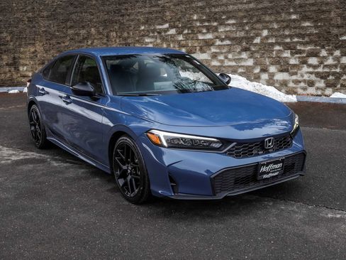 Used 2025 Honda Civic Sport image 2