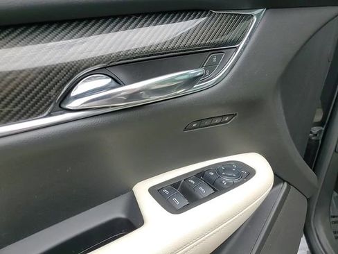 Used 2020 Cadillac XT6 Sport image 14