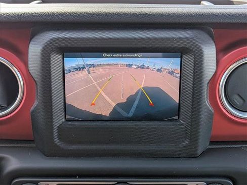 Used 2021 Jeep Wrangler Unlimited Rubicon w/ Cold Weather Group image 14