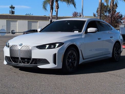 Used 2025 BMW i4 eDrive40 w/ Parking Assistance Package image 5