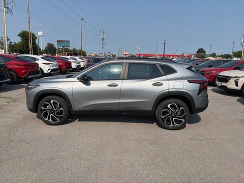 New 2026 Chevrolet Trax RS w/ Driver Confidence Package FWD image 3