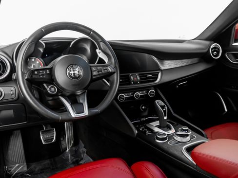 Used 2023 Alfa Romeo Giulia Sprint image 2