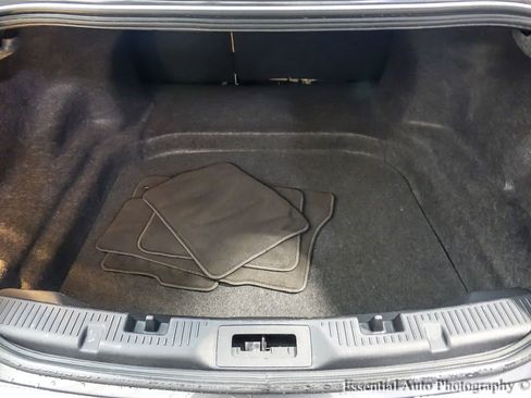 Used 2018 Ford Taurus SE image 21