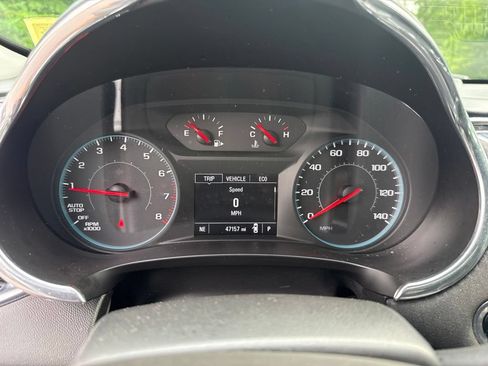 Used 2018 Chevrolet Malibu LT w/ Sport Package FWD image 27