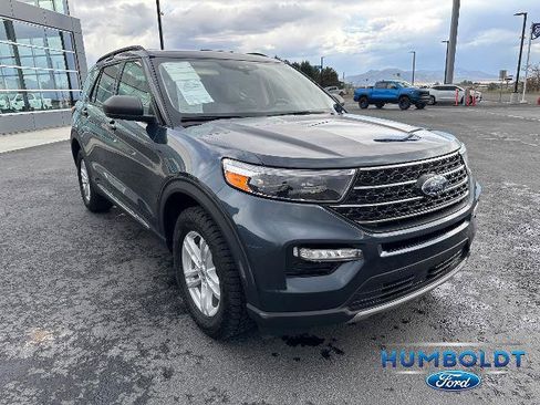Certified 2022 Ford Explorer XLT w/ Equipment Group 202A AWD/4WD image 3