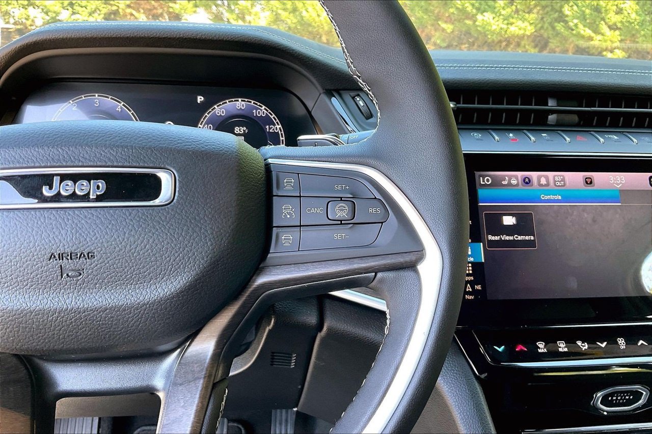 New 2027 Jeep Grand Cherokee Altitude RWD image 28