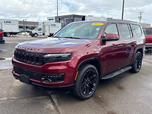 Used 2022 Jeep Wagoneer Series III image 2