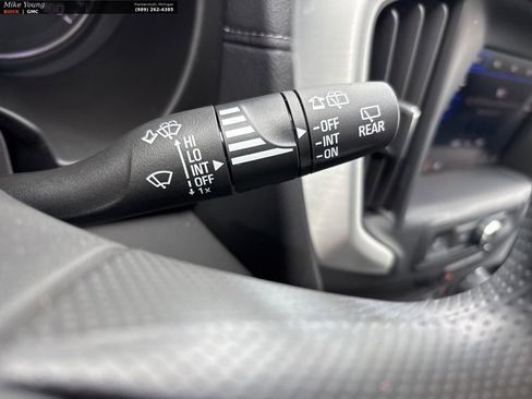 Used 2024 GMC Terrain SLE w/ Driver Convenience Package FWD image 25