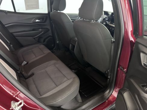 Used 2024 Chevrolet Trax LS image 36