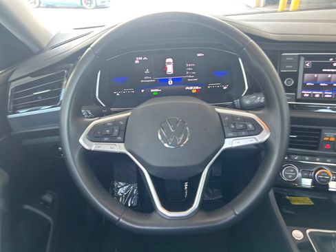 Used 2023 Volkswagen Jetta SE w/ Panoramic Sunroof Package FWD image 17