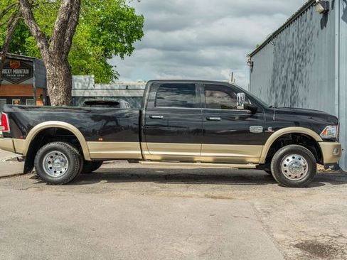 Used 2017 RAM 3500 Laramie Longhorn image 7
