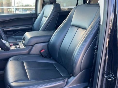 Used 2024 Ford Expedition XLT image 13