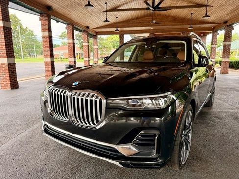 Used 2022 BMW X7 xDrive40i w/ Premium Package AWD/4WD image 2