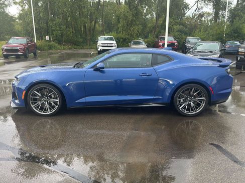 Used 2021 Chevrolet Camaro ZL1 RWD image 2