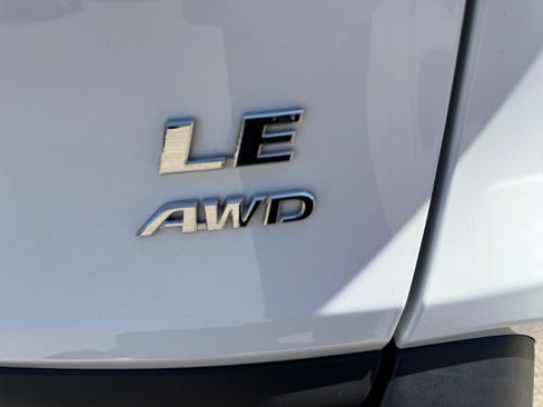 Used 2021 Toyota RAV4 LE AWD/4WD image 23