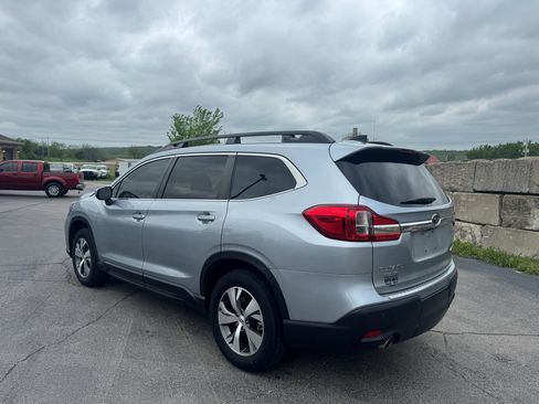 Used 2022 Subaru Ascent Premium w/ Convenience Package image 4