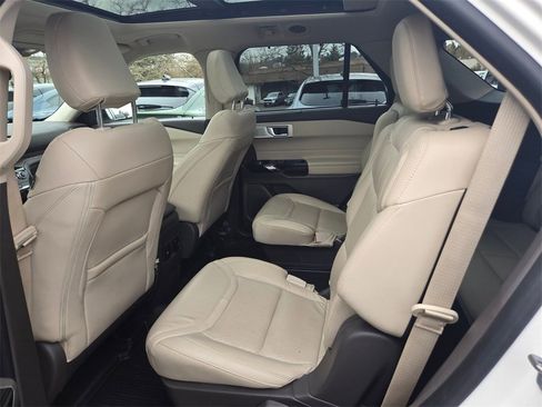 Used 2022 Ford Explorer Platinum w/ Equipment Group 601A image 10