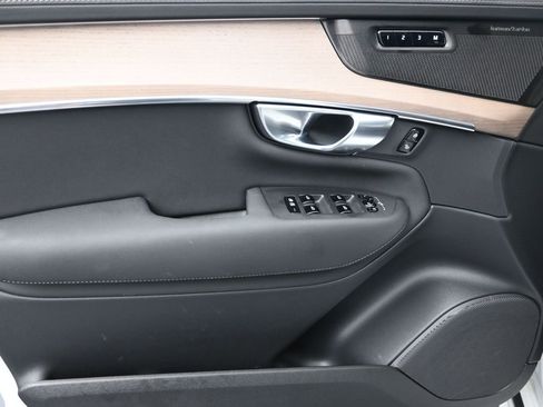 Used 2025 Volvo XC90 T8 Plus w/ Protection Package Premier image 11