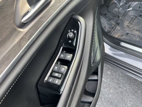 Used 2021 Jeep Grand Cherokee L Overland w/ Advanced Protech Group III image 12