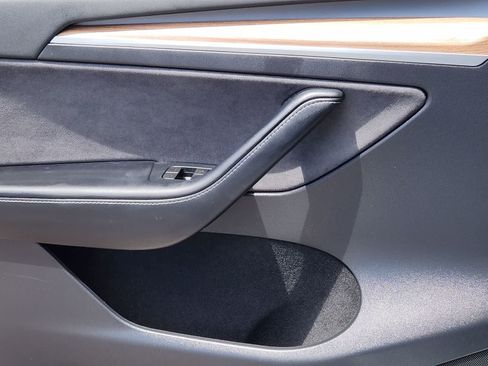 Used 2023 Tesla Model Y Long Range AWD/4WD image 19