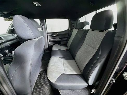 Used 2020 Toyota Tacoma TRD Sport AWD/4WD image 25