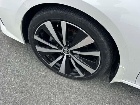 Used 2019 Nissan Altima 2.5 Platinum FWD image 9