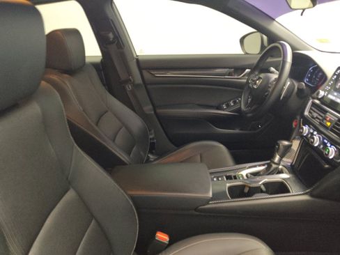 Used 2018 Honda Accord Sport image 19