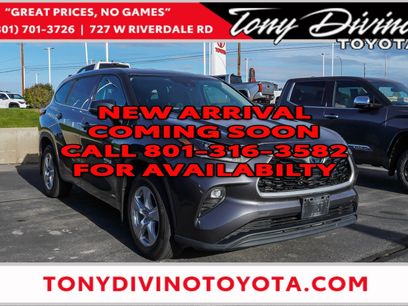 Used 2021 Toyota Highlander LE