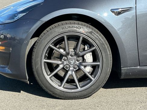 Used 2018 Tesla Model 3 Long Range image 25