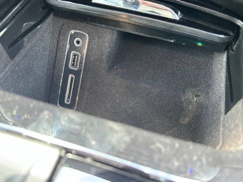 Used 2021 Maserati Levante AWD/4WD image 13
