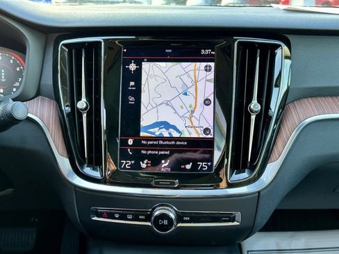 Used 2022 Volvo S60 B5 Inscription image 24