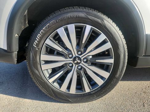 Used 2019 Mitsubishi Outlander ES image 7
