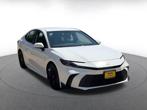 Used 2026 Toyota Camry SE FWD image 3