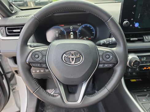 Used 2023 Toyota RAV4 XSE AWD/4WD image 30