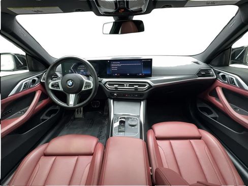 Used 2024 BMW 430i Coupe w/ M Sport Package RWD image 31